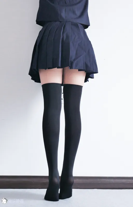 兔玩映画 B71.002 半筒袜的绝对领域 - 兔玩映画